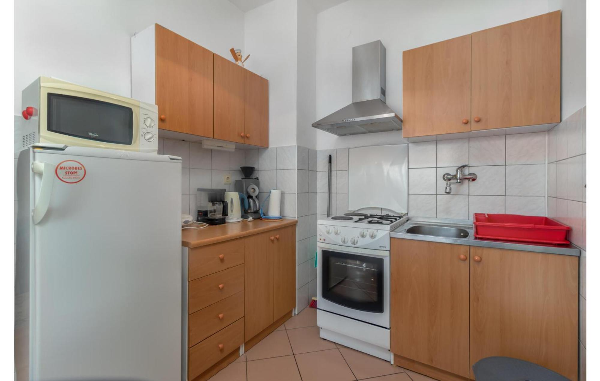 3 Bedroom Awesome Apartment In Нови Винодолски Екстериор снимка